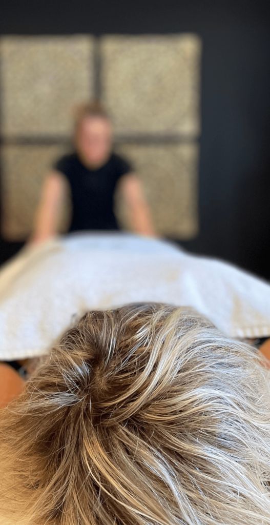 Massage du visage à la Maison de Beauté Odycea, Lavaur